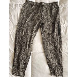 Modern Sloan Skinny-Fit Metallic Leopard Pant